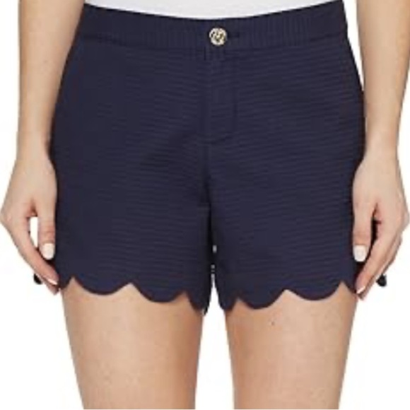 Lilly Pulitzer sz 00 buttercup Navy Scalloped Women's Short excellent condition - Picture 1 of 4